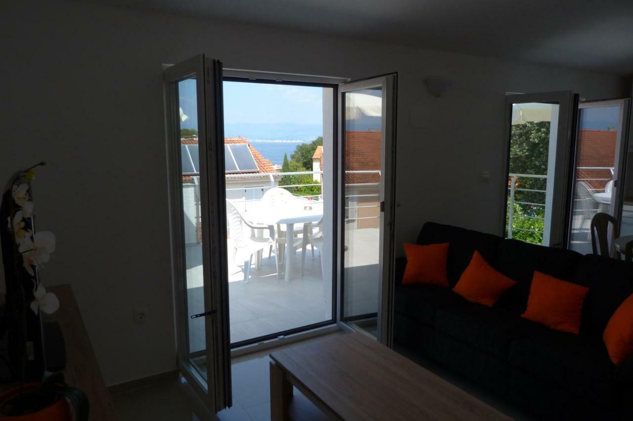Apartments Monja & Dadi, Malinska, วานตาชิชี ภายนอก รูปภาพ