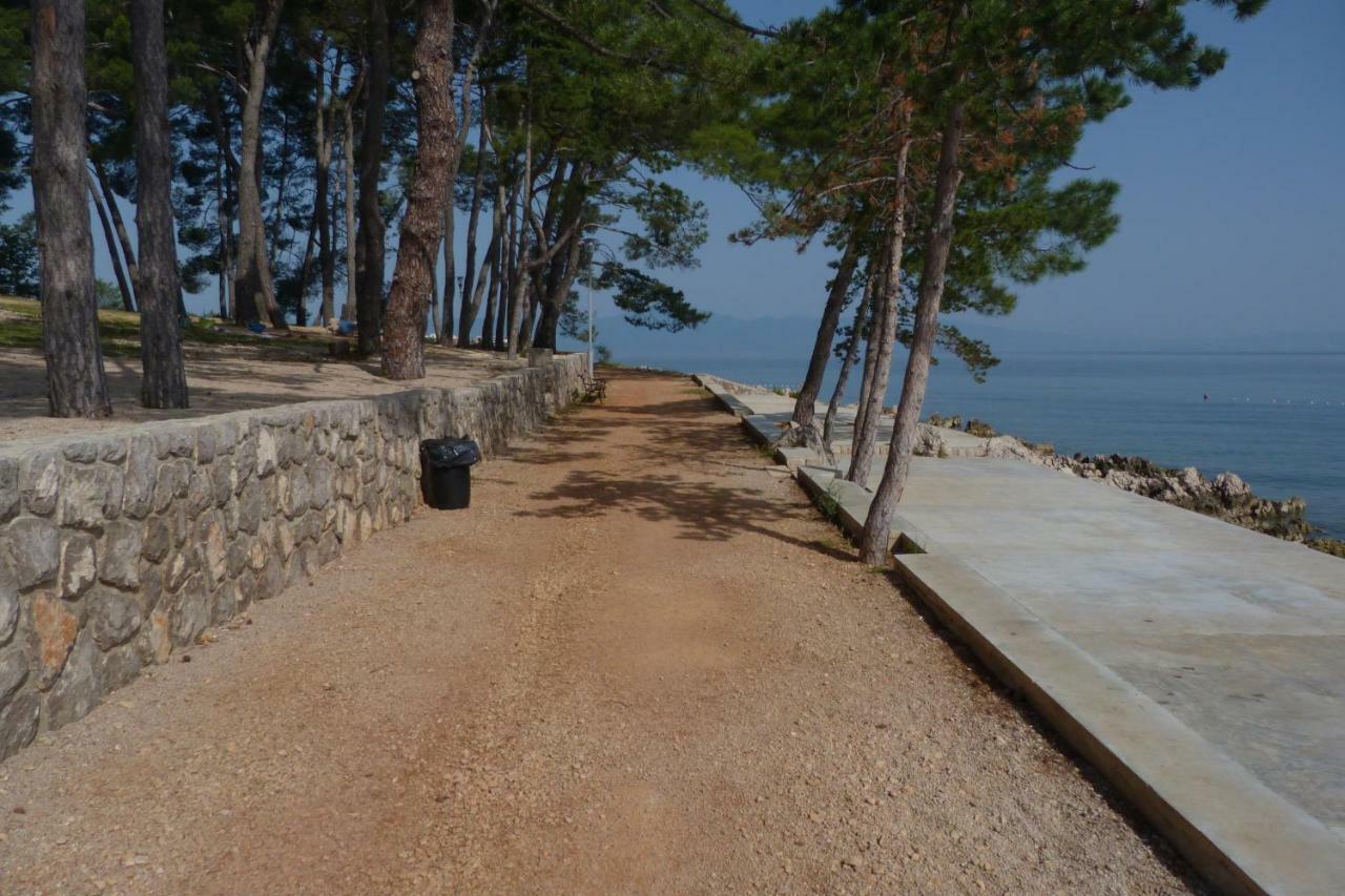 Apartments Monja & Dadi, Malinska, วานตาชิชี ภายนอก รูปภาพ