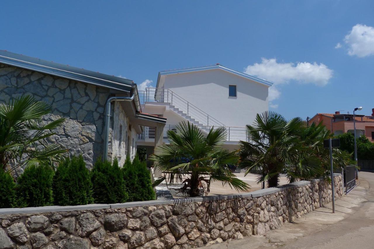 Apartments Monja & Dadi, Malinska, วานตาชิชี ภายนอก รูปภาพ